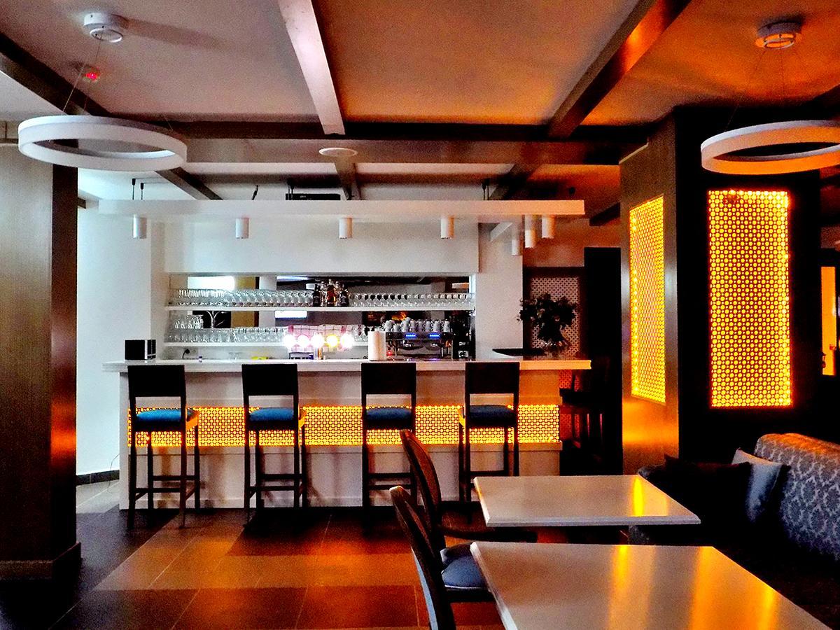 Fly Inn Hotel Lounge Machelen 外观 照片