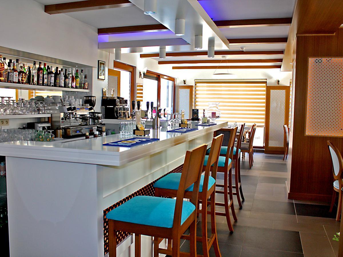Fly Inn Hotel Lounge Machelen 外观 照片