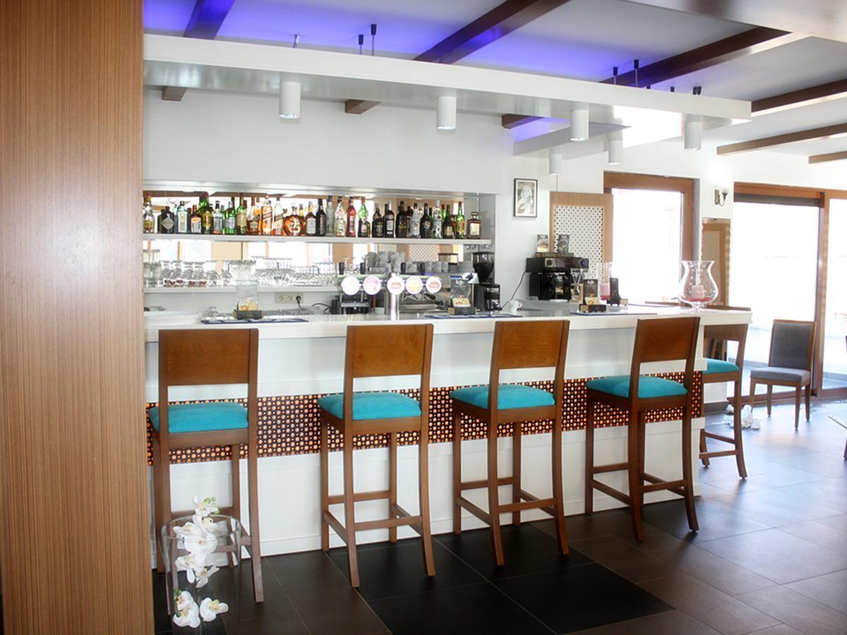 Fly Inn Hotel Lounge Machelen 外观 照片